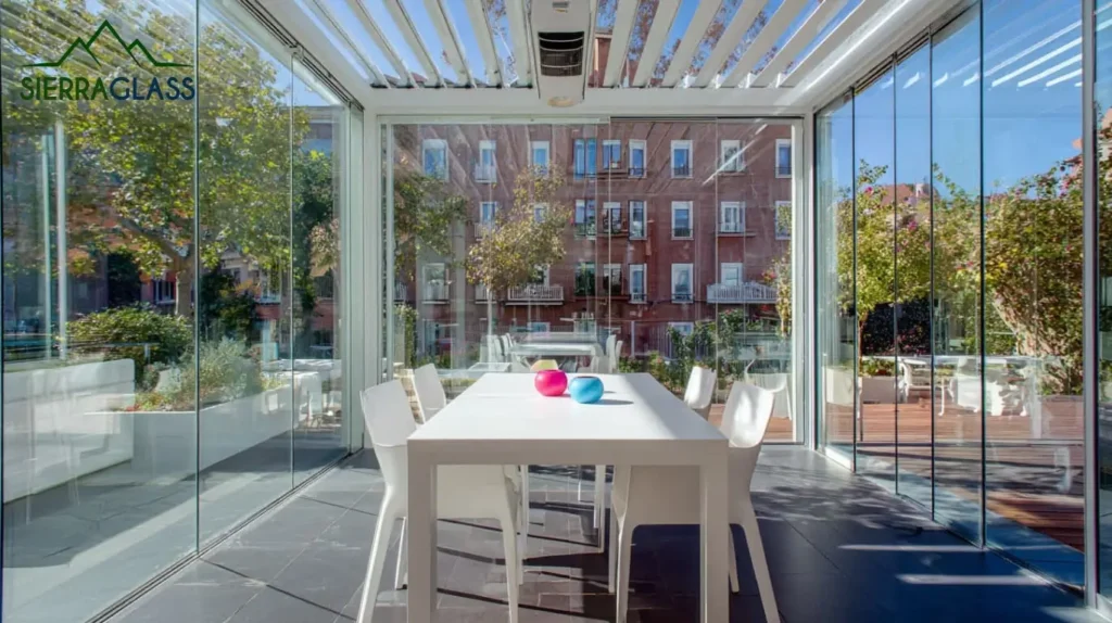 terraza con cerramiento de cristal sin perfiles en Madrid